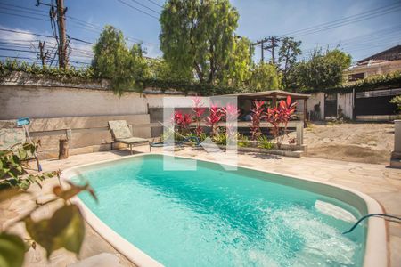 Casa para alugar com 180m², 2 quartos e 6 vagasPiscina