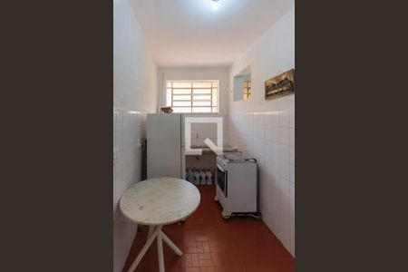 Casa à venda com 360m², 5 quartos e 2 vagasCasa 2- Cozinha