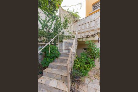 Casa à venda com 360m², 5 quartos e 2 vagasJardim e Escada