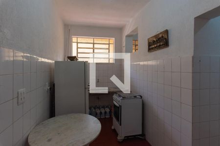 Casa à venda com 360m², 5 quartos e 2 vagasCasa 2- Cozinha