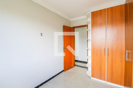 Quarto 1 de apartamento para alugar com 2 quartos, 120m² em Santa Terezinha, Belo Horizonte