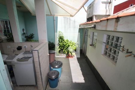 Casa à venda com 175m², 4 quartos e 2 vagasQuintal