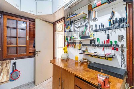 Casa à venda com 198m², 3 quartos e 4 vagas Casa à venda com 198m², 3 quartos e 4 vagasQuarto fundos