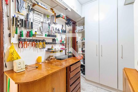 Casa à venda com 198m², 3 quartos e 4 vagas Casa à venda com 198m², 3 quartos e 4 vagasQuarto fundos