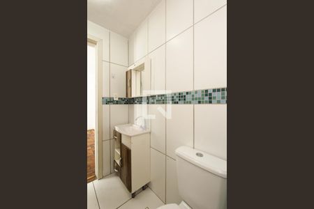Banheiro de apartamento para alugar com 1 quarto, 42m² em Vila Ipiranga, Porto Alegre