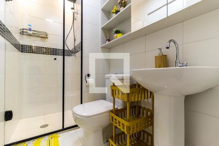 Banheiro de kitnet/studio para alugar com 1 quarto, 25m² em Vila Buarque, São Paulo