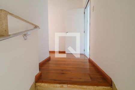 escada de casa para alugar com 3 quartos, 90m² em Vila Mariana, São Paulo
