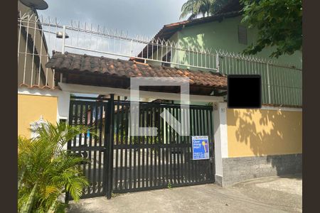 Casa de condomínio à venda com 110m², 4 quartos e 1 vagaPlaquinha