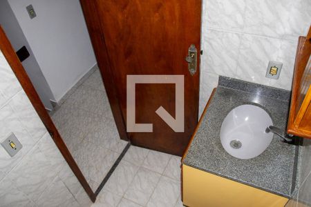 Casa de condomínio à venda com 110m², 4 quartos e 1 vagaBanheiro andar superior