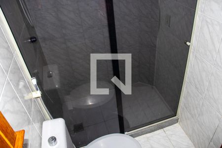 Casa de condomínio à venda com 110m², 4 quartos e 1 vagaBanheiro andar superior