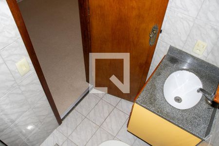 Casa de condomínio à venda com 110m², 4 quartos e 1 vagaBanheiro Social