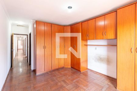 Casa à venda com 155m², 4 quartos e 4 vagasSuíte