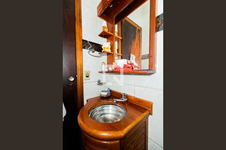 Casa à venda com 159m², 4 quartos e 4 vagasBanheiro 1