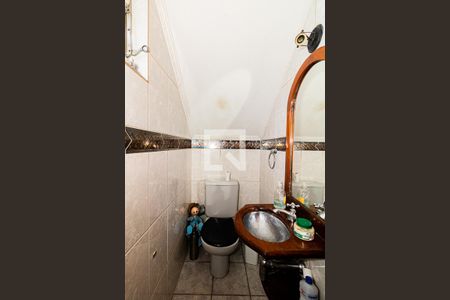 Casa à venda com 159m², 4 quartos e 4 vagasBanheiro 2