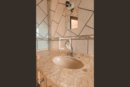 Casa à venda com 200m², 4 quartos e 4 vagasBanheiro da Suíte