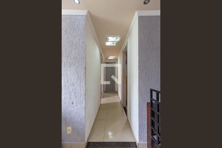 Corredor de apartamento à venda com 3 quartos, 62m² em Parque Sao Vicente, Santo André