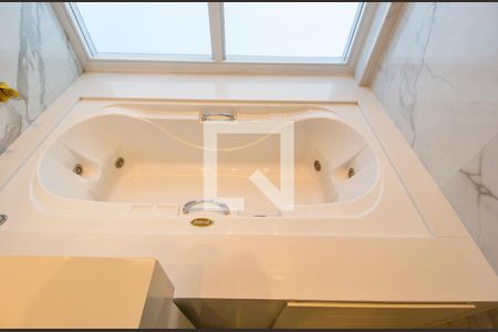 Apartamento à venda com 376m², 3 quartos e 4 vagasDetalhe do Banheiro da Suite