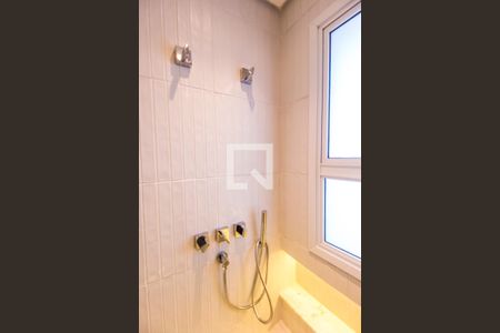 Apartamento à venda com 376m², 3 quartos e 4 vagasBanheiro da Suíte 2