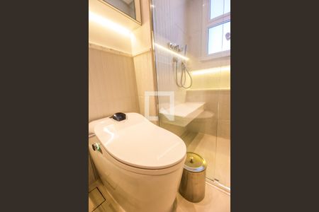 Apartamento à venda com 376m², 3 quartos e 4 vagasBanheiro da Suíte 2