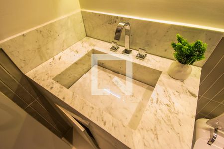 Apartamento à venda com 376m², 3 quartos e 4 vagasBanheiro da Suíte 3