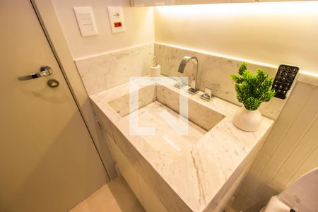 Apartamento à venda com 376m², 3 quartos e 4 vagasBanheiro da Suíte 2