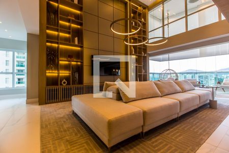 Sala de TV de apartamento à venda com 3 quartos, 376m² em Alphaville Empresarial, Barueri
