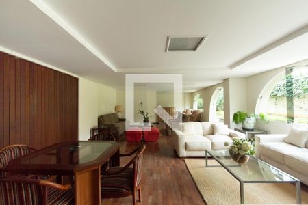 Apartamento à venda com 210m², 3 quartos e 3 vagasÁrea comum - Salão de festas