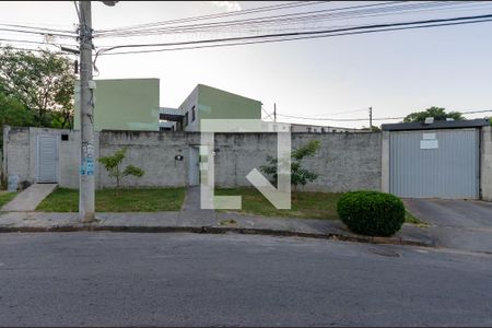 Apartamento para alugar com 43m², 2 quartos e 1 vaga Apartamento para alugar com 43m², 2 quartos e 1 vagaFachada