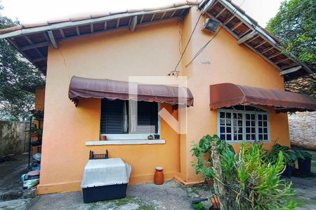 Casa à venda com 300m², 3 quartos e 4 vagasQuintal