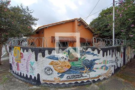 Casa à venda com 300m², 3 quartos e 4 vagasFachada