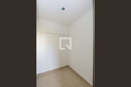 Apartamento à venda com 126m², 3 quartos e 3 vagas Apartamento à venda com 126m², 3 quartos e 3 vagasQuarto de Serviço