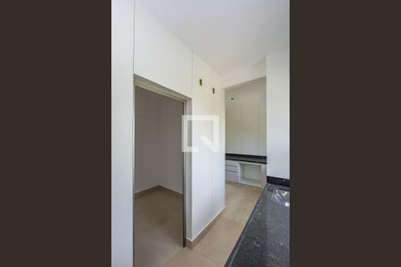 Apartamento à venda com 126m², 3 quartos e 3 vagas Apartamento à venda com 126m², 3 quartos e 3 vagasQuarto de Serviço