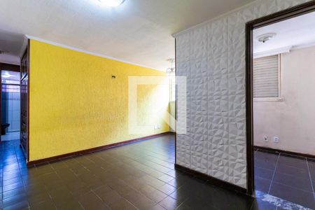 Sala de apartamento para alugar com 3 quartos, 75m² em Itaquera, São Paulo