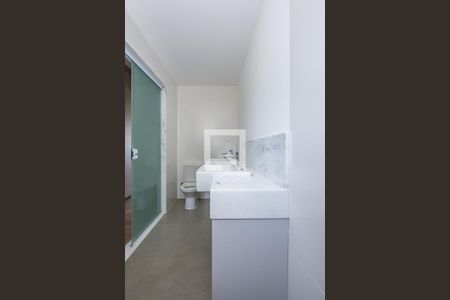 Apartamento para alugar com 126m², 3 quartos e 3 vagas Apartamento para alugar com 126m², 3 quartos e 3 vagasBanheiro da Suíte