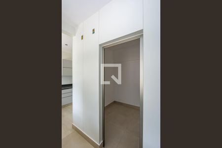 Apartamento para alugar com 126m², 3 quartos e 3 vagas Apartamento para alugar com 126m², 3 quartos e 3 vagasQuarto de Serviço