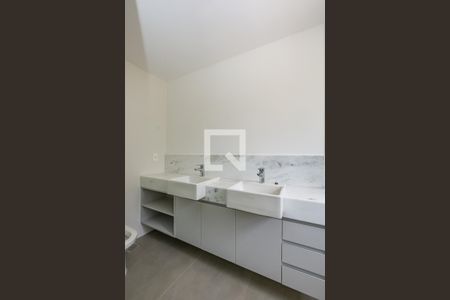 Apartamento para alugar com 126m², 3 quartos e 3 vagas Apartamento para alugar com 126m², 3 quartos e 3 vagasBanheiro da Suíte