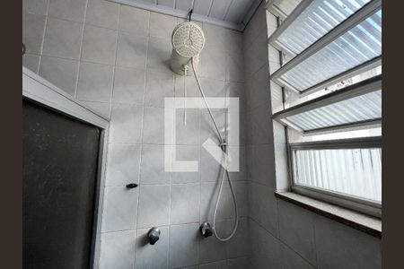 Apartamento à venda com 89m², 2 quartos e sem vagaChuveiro