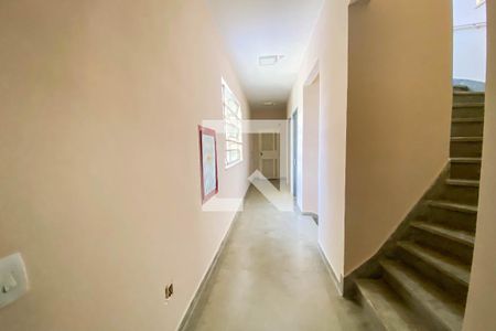 Apartamento para alugar com 110m², 3 quartos e sem vaga Apartamento para alugar com 110m², 3 quartos e sem vagaEscadas