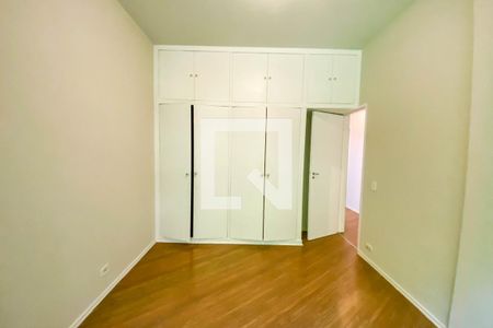 Apartamento para alugar com 110m², 3 quartos e sem vaga Apartamento para alugar com 110m², 3 quartos e sem vagaQuarto