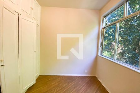 Quarto
 de apartamento para alugar com 3 quartos, 110m² em Laranjeiras, Rio de Janeiro