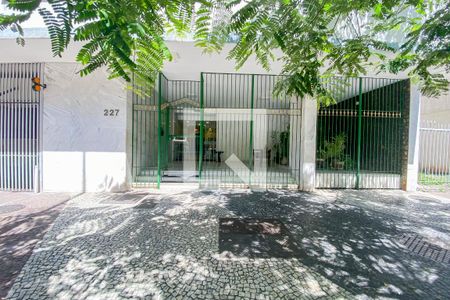 Apartamento para alugar com 110m², 3 quartos e sem vaga Apartamento para alugar com 110m², 3 quartos e sem vagaFachada