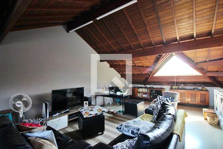 Casa à venda com 196m², 3 quartos e 4 vagasSala de TV/ Sótão