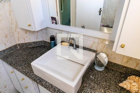 Casa à venda com 160m², 3 quartos e 2 vagas Casa à venda com 160m², 3 quartos e 2 vagas2o. Andar - Banheiro da Suíte