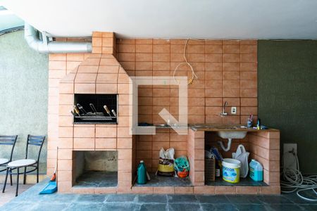 Casa à venda com 160m², 3 quartos e 2 vagas Casa à venda com 160m², 3 quartos e 2 vagasSubsolo - Churrasqueira