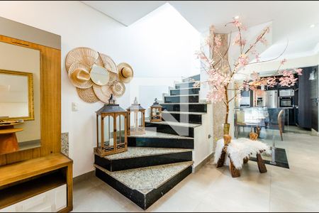 Detalhe escada de casa para alugar com 3 quartos, 139m² em Aparecida, Santos