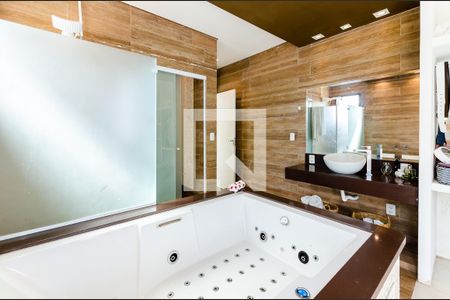 Casa para alugar com 139m², 3 quartos e 2 vagasBanheiro suíte