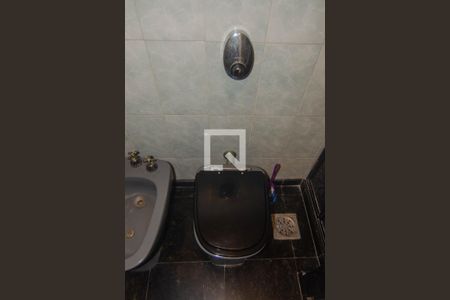 Apartamento à venda com 82m², 2 quartos e sem vagaBanheiro