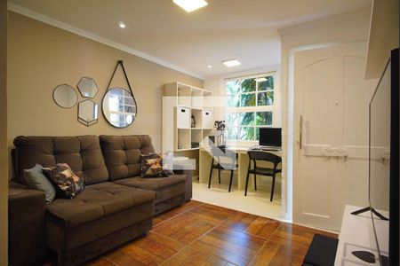 Sala  de casa à venda com 2 quartos, 90m² em Rio Branco, Porto Alegre