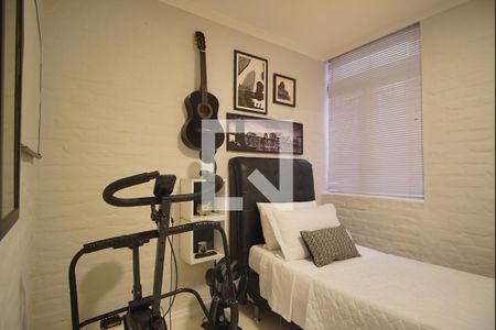 Quarto 2 de casa à venda com 2 quartos, 90m² em Rio Branco, Porto Alegre