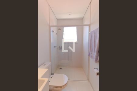 Casa de condomínio à venda com 690m², 4 quartos e 3 vagasBanheiro da Suíte 03